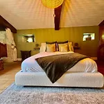 Maison De Lolivier- *