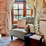 Maison De Lolivier- 펜션 *