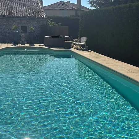 Maison De Lolivier- Сasa de vacaciones