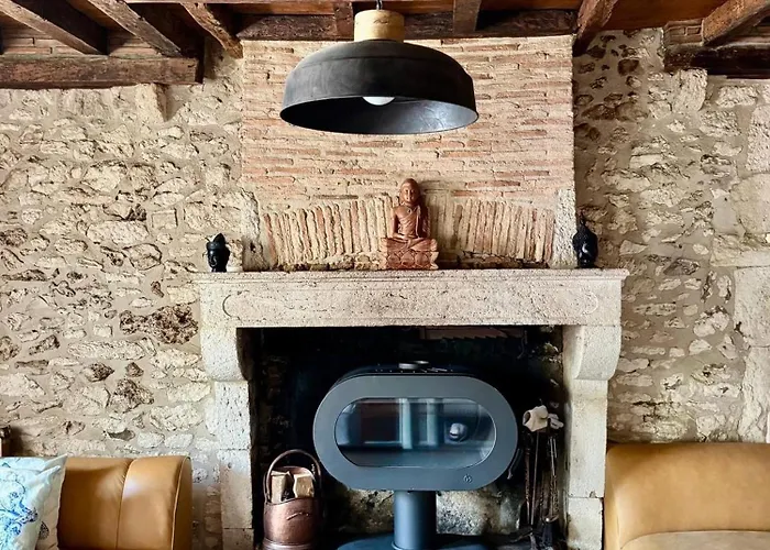 Maison De Lolivier- *